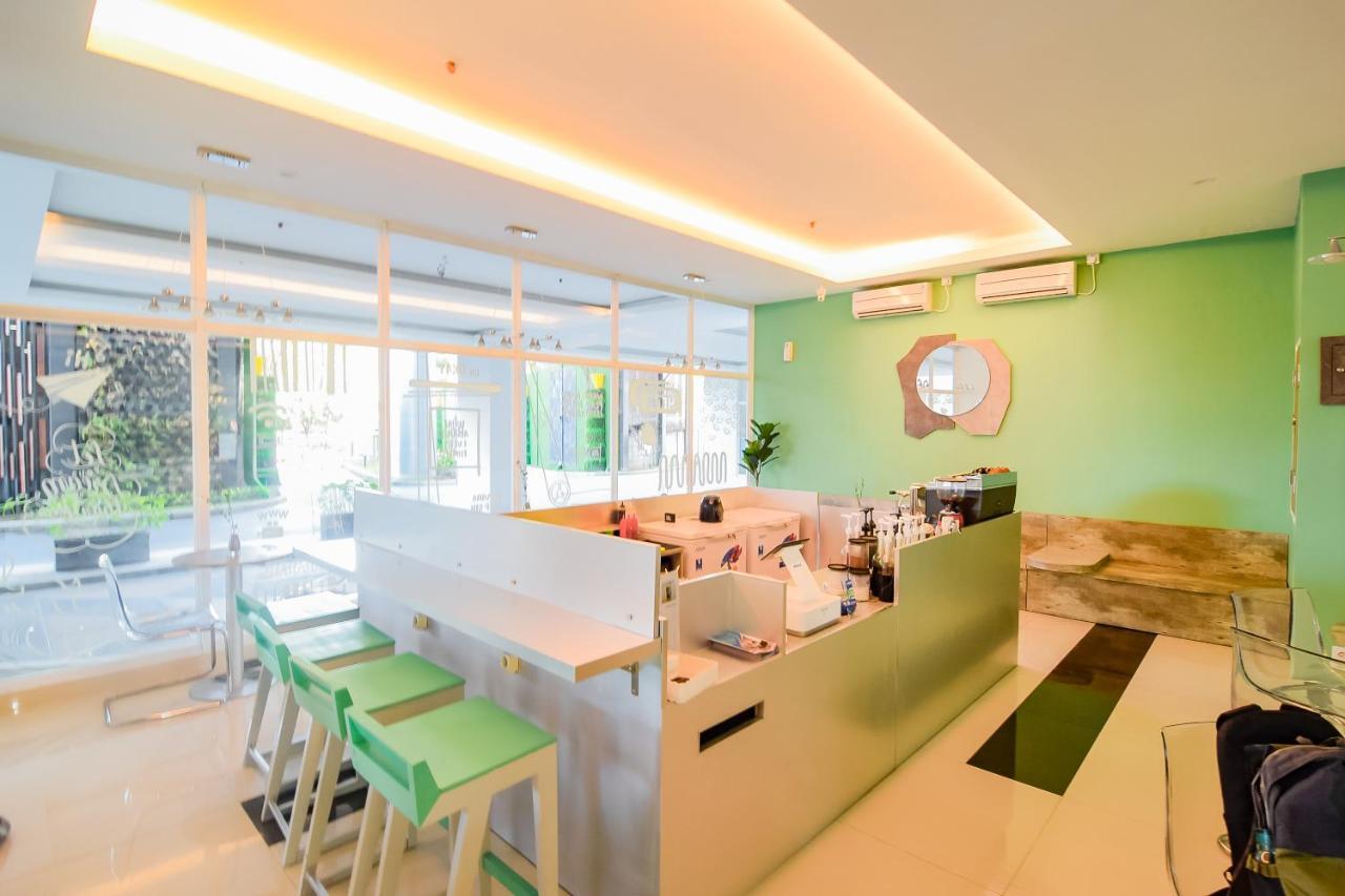 Collection O 15 Taman Melati Merr Surabaya Exterior foto